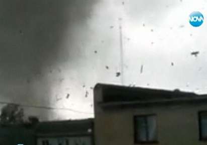 Торнадо връхлетя Русия, 15 ранени
