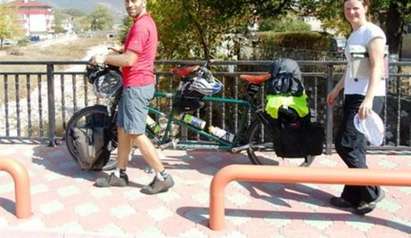 Семейство французи с две бебета пътува на колело към нашето Черноморие