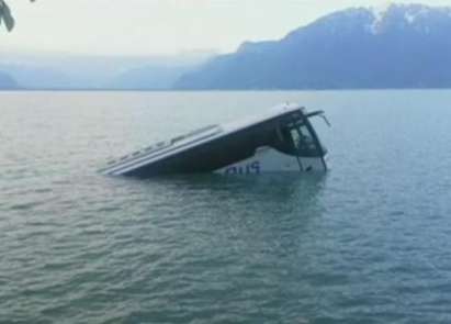 Македонски автобус далдиса в Женевското езеро