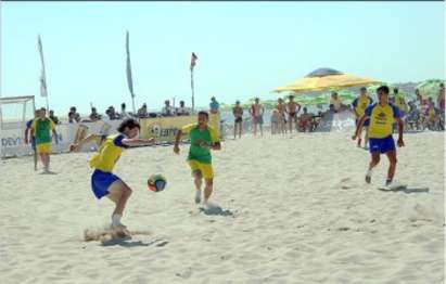 Бира на корем ще раздават през уикенда на Северния плаж на турнира по плажен футбол