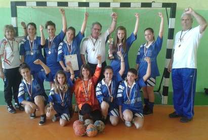 Женският отбор по хандбал в Поморие спечели бронза на финалното първенство