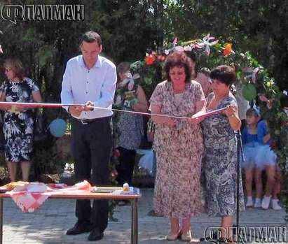Кметът Димитър Николов преряза лентата на новата детска градина в кв. Банево за близо 100 деца