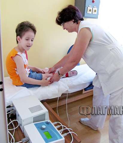 „Агрокорн” ООД” дари на болните деца от дом „Вяра, Надежда и Любов” апарат за магнитотерапия