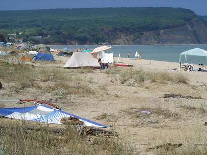 Инспектори премахват 27 палатки за диво кампиране в Иракли