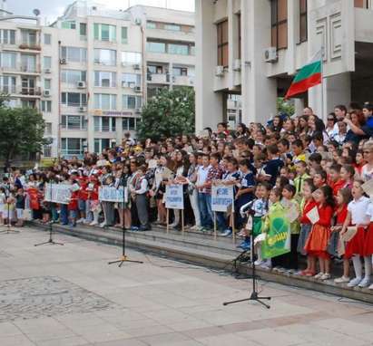 Консулът Тонко Фотев - имаме шанс за руско училище в Бургас