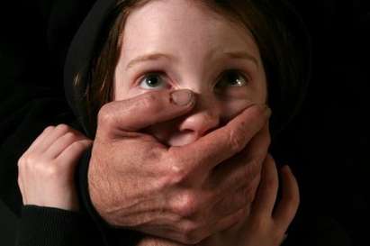 Изверг изнасили 11-годишна девойка