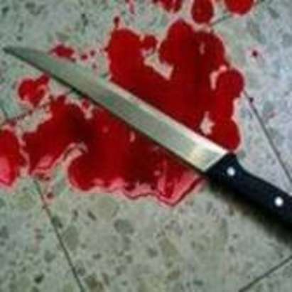 Мъж заби нож в корема на жена си след семеен скандал