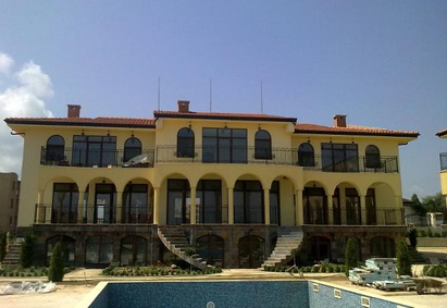 Къща в Синеморец за 750 000 евро влезе в Топ 10 на най-тузарските продавани имоти у нас за юли