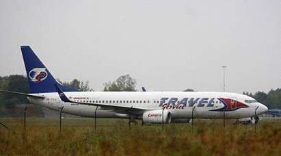 Самолет, излетял от Бургас, кацна извън пистата в Чехия