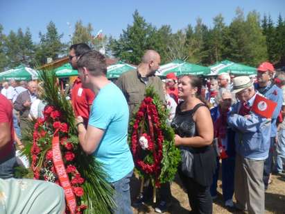 Подпали се автобус пълен със социалисти