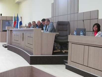 Шефът на ОбС в Бургас Луков ядоса кмета Николов, отказа да му даде думата