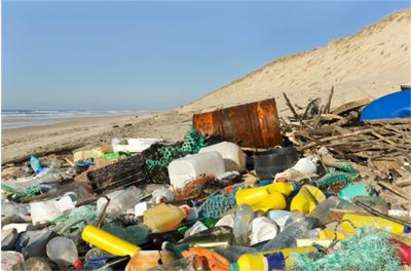 Изхвърлени безразборно големи количества пластмаса заплашват Черно море