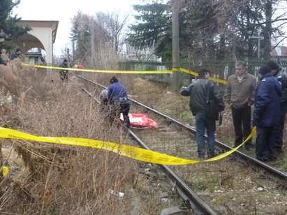 Човек се хвърли под влака София - Кулата, загина на място