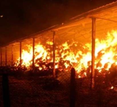 Изгоря къща в Руенско, пет часа гасят пожара