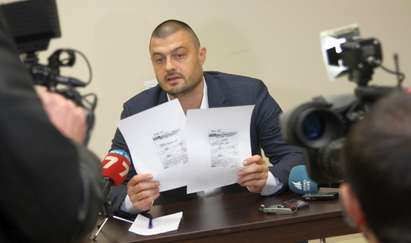 Ордери за 70 хиляди лева, получени от Плевнелиев, показани пред журналисти