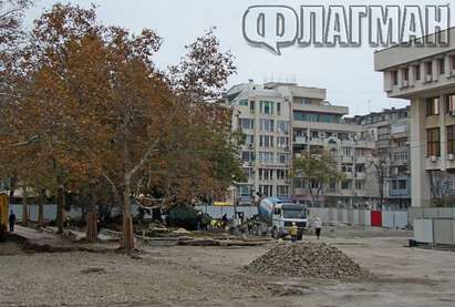 Нов площад ще грейне за Коледа зад гърба на Альоша в Бургас