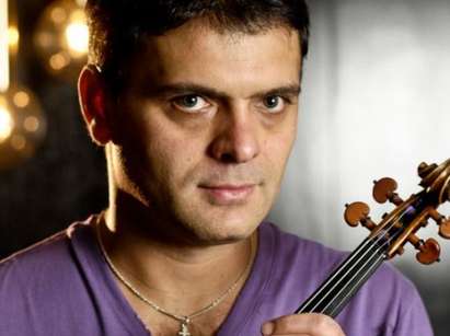 Цигуларят Васко Василев ще разхожда гаджето си на турне, тръгва от Бургас