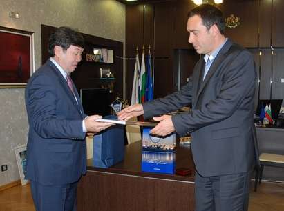Кметът Димитър Николов: Редовна линия от Бургас до Казахстан ще стимулира туризма и икономиката