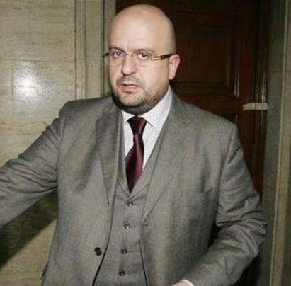 Камен Костадинов от ДПС бил футболен съдия и майстор на кючека