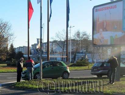 Тойота се вряза в БМВ на входа на Бургас