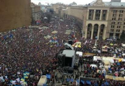 200 хиляди излязоха на протест в Киев, властта ги смали до 5 000 човека