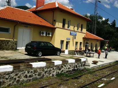 Експресът „София-Бургас” или влак "Чайка" вече ще спира и на гара Твърдица