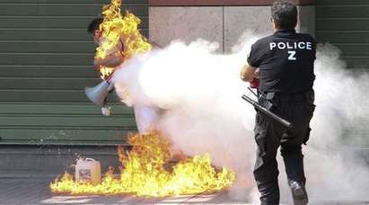 Иранец се самозапали в Атина
