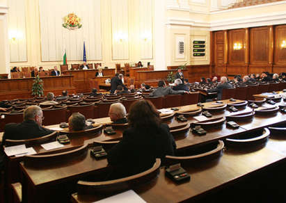За шест месеца: Българските депутати са обиколили Земята повече от 19 пъти