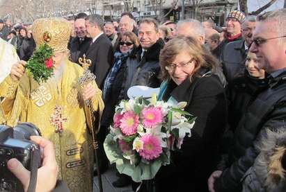 12 хиляди празнуват Йордановден в Бургаска област, 17-годишен извади Кръста