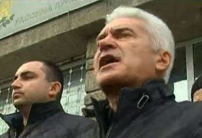 Цацаров умува да иска ли имунитета на Сидеров