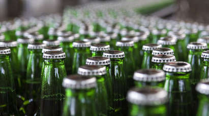 Фенове на бирата отмъкнаха стекове „Каменица“ от склад в Поморие