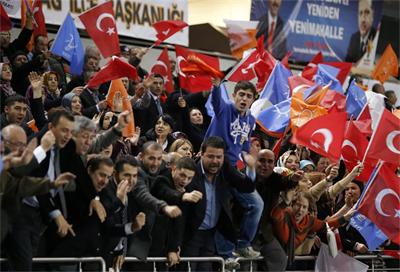 5000 полицаи уволнени в Турция