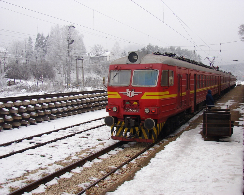 Лудница по жп линиите: Пътниците от влака София-Бургас пътуват 15 часа