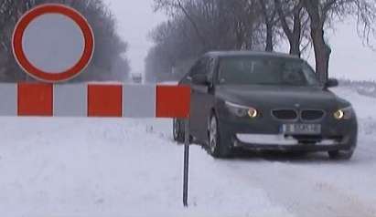 Бедствено положение в две области заради снега, пътят за Резово остава отцепен