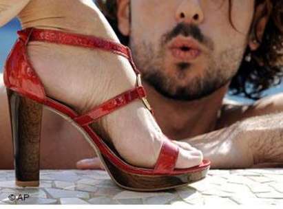Арестуваха фетишист заради кражба на 450 чифта дамски обувки