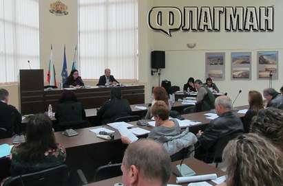 Екс кметовете на Приморско Димитров и Димова в съюз за к-г „Атлиман” и общинския дълг, бойкотираха местния парламент
