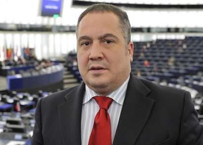 От Европейския парламент разпитват Слави Бинев за бежанците в България