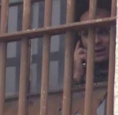 Затворникът-факла Господин Димитров-Закса обяви гладна стачка, набутаха го в килия без стол и легло