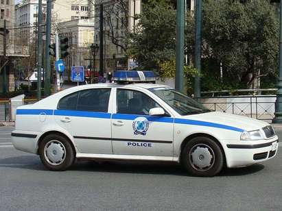 Арестуваха четирима българи в Атина за трафик на бебета