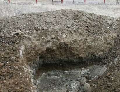 Мъж загина в могила край Банско, двама са натровени