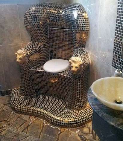 Виктор Янукович използвал златна тоалетна! Вижте снимки от луксозния му палат