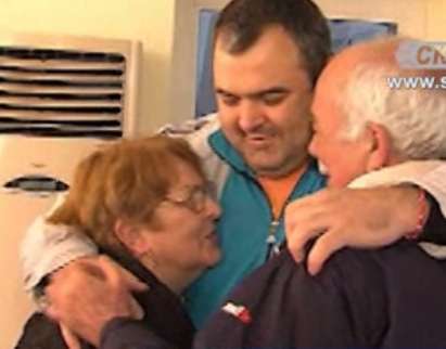 Помощник-капитанът на кораба "Ина" се прибра в България, близките му го посрещнаха със сълзи в Бургас
