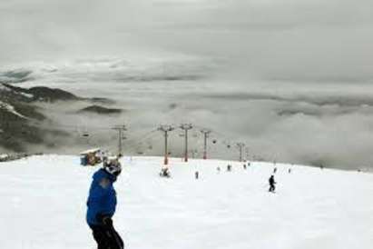 Лавина помете 35-годишен бургазлия при спускане със ски в Банско