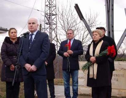 НФСБ почете паметта на жертвите от кървавия атентат на жп гара Буново