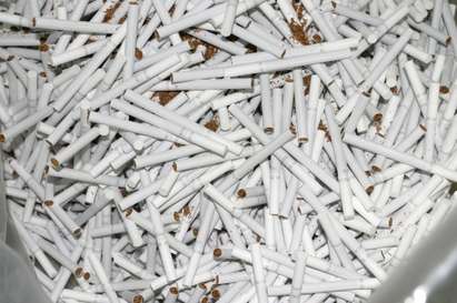 Затворник-продавач краде цигари от лавката на общежитието в Житарово, пъхал празни кутии по стековете