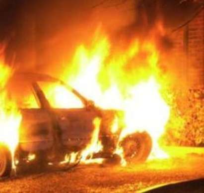 Запалиха БМВ-то на таксиметров шофьор в центъра на Бургас