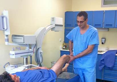 Болки в ставите или спортна травма – д-р Марин Бенкин преглежда в Бургас, вижте къде