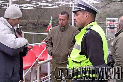 Скандално видео! РИОСВ-Бургас варди с полиция кея на Ропотамо, посреща с глоби първите лодки на наемателя