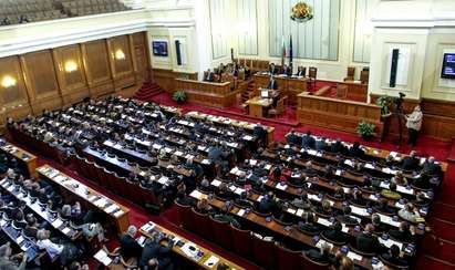 Депутатите натрупали над 2000 неизвинени отсъствия