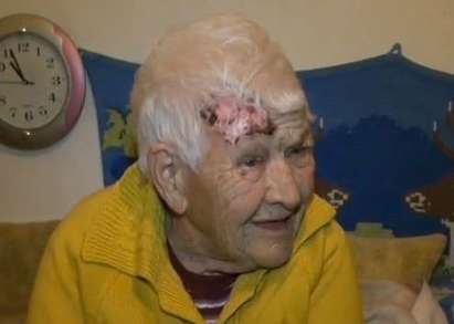 Старица от бургаското с. Извор пропътува стотици километри на автостоп, за да се оплаче от крадци